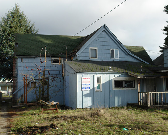 1009 N Tower Ave in Centralia, WA - Building Photo - Building Photo