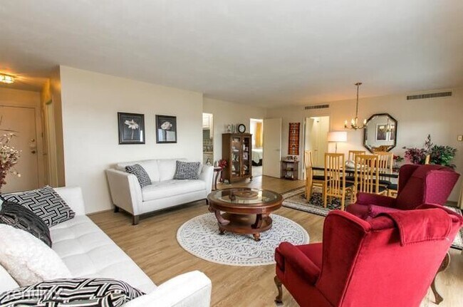 2121 Nicholasville Rd-Unit -Apt 612 in Lexington, KY - Foto de edificio - Building Photo