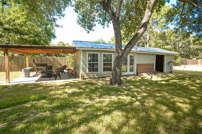 116 Texas Ave in League City, TX - Building Photo - Building Photo