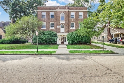 Dean Apartments in East Lansing, MI - Foto de edificio