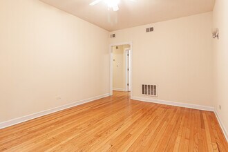 540 W Aldine Ave, Unit 2 in Chicago, IL - Building Photo - Building Photo