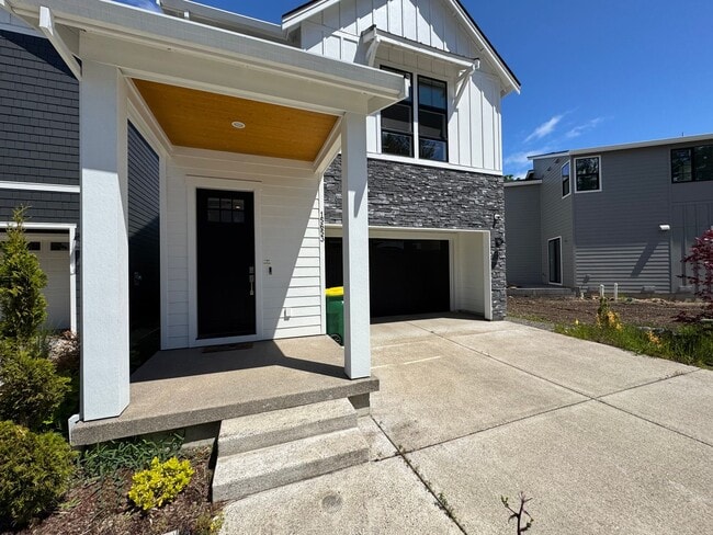 15653 NW Raywood Ln in Portland, OR - Building Photo - Building Photo