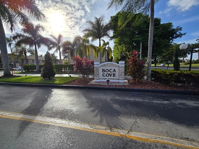 9413 Boca Cove Cir in Boca Raton, FL - Foto de edificio - Building Photo