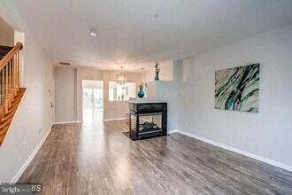 1591 Leeds Castle Dr in Vienna, VA - Building Photo - Building Photo