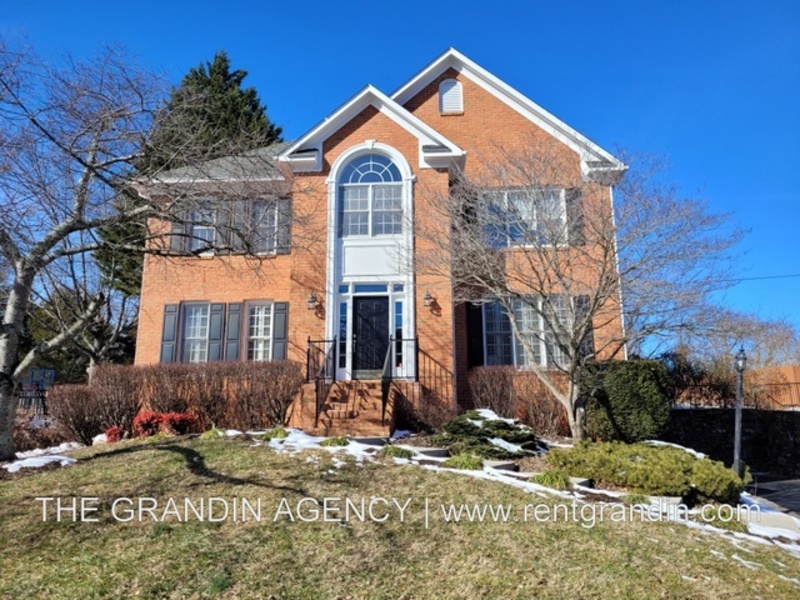 4453 Brentwood Ct in Cave Spring, VA - Building Photo