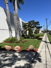 Calais in Torrance, CA - Foto de edificio - Building Photo