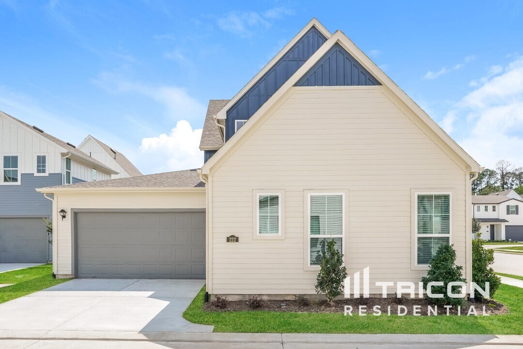 9835 Willow Creek Commerce Dr in Tomball, TX - Building Photo
