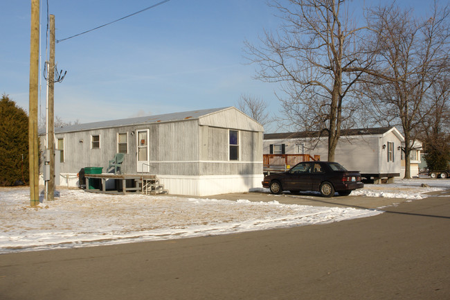 River Oaks in Louisville, KY - Building Photo - Building Photo