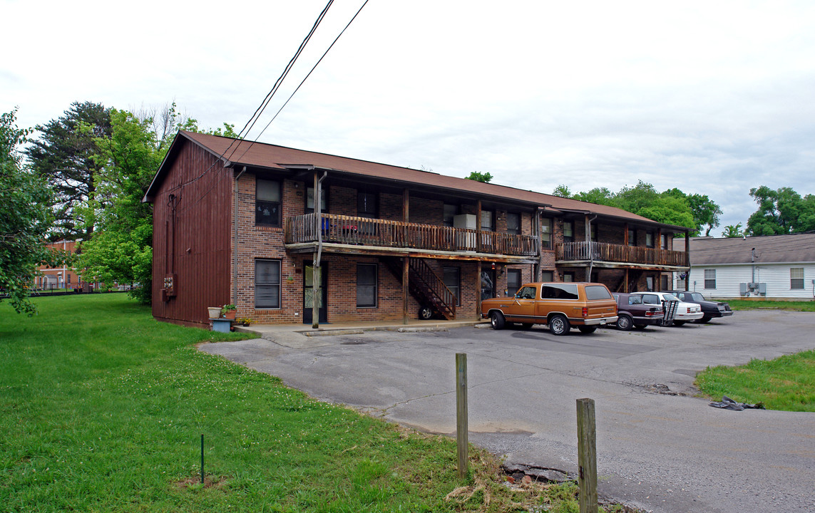 152-168 Howard St in Maryville, TN - Building Photo