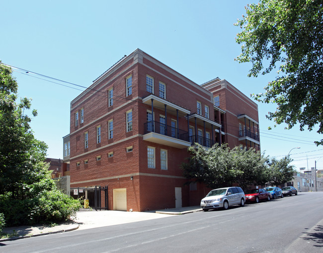 River Crest Condominiums in Memphis, TN - Foto de edificio - Building Photo