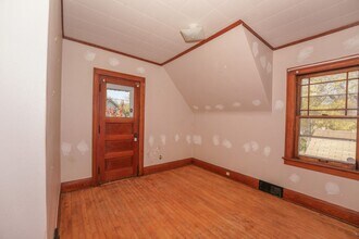 2975 N 58th St, Unit 2975 Upper in Milwaukee, WI - Foto de edificio - Building Photo