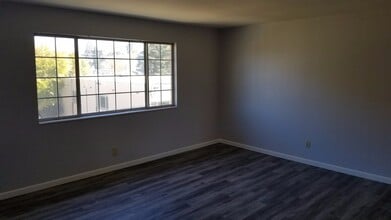 JONES 1140 in Reno, NV - Building Photo - Interior Photo