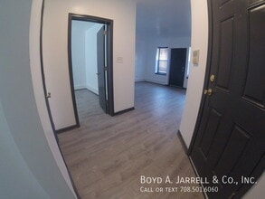 111 E 57th St in Chicago, IL - Building Photo - Building Photo