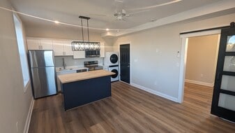 202 N Church St, Unit 2nd Flr Front Apt#4 in West Chester, PA - Building Photo