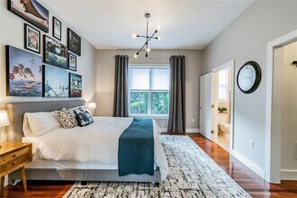 1501 Doyle Carlton Dr in Tampa, FL - Building Photo - Building Photo