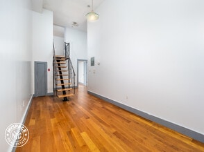 226 Troutman St, Unit 5M in Brooklyn, NY - Foto de edificio - Building Photo