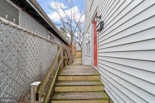 221 Broadway in Westville, NJ - Building Photo