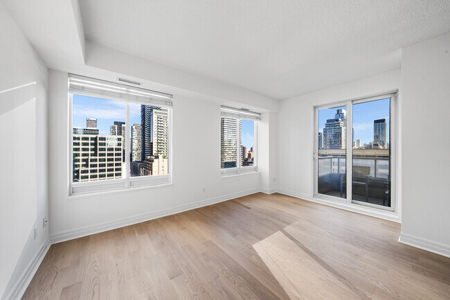 35 Balmuto St in Toronto, ON - Building Photo - Building Photo
