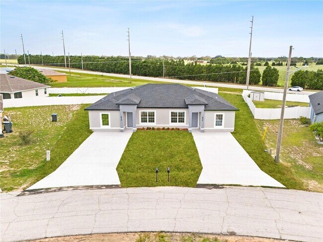 476 Columbia Ct in Kissimmee, FL - Foto de edificio - Building Photo