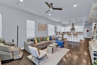 228 Wimberly St, Unit 712-Furnished in Fort Worth, TX - Building Photo - Building Photo