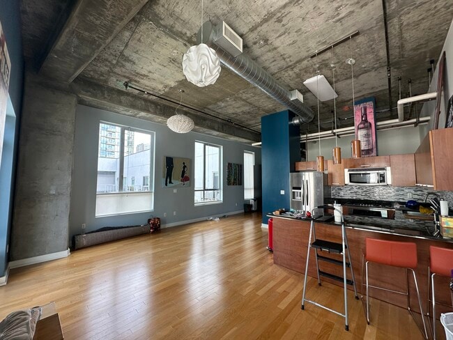 property at 645 W 9th St