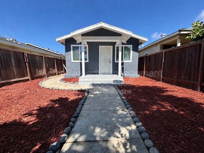 property at 1427 Hoover Ave