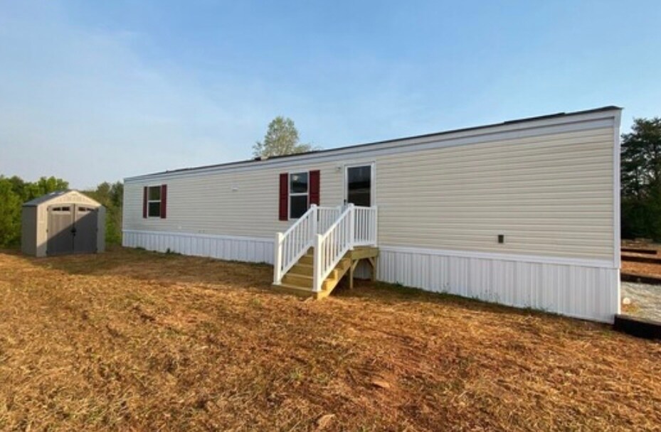 206 Esther Ct in Kingstown, NC - Building Photo