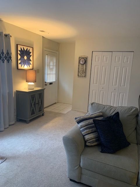 62 Cavendish Dr in Ambler, PA - Foto de edificio - Building Photo