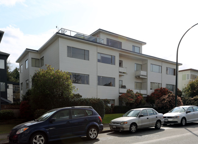 1046 W 13th Ave in Vancouver, BC - Building Photo - Primary Photo