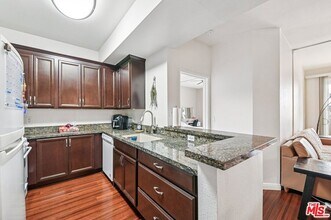 535 Magnolia Ave in Long Beach, CA - Building Photo - Building Photo