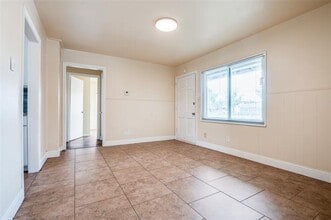 1037 Hoke Smith Dr in Dallas, TX - Building Photo - Building Photo