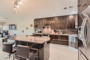 3864 NE 167th St in North Miami Beach, FL - Building Photo