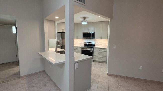 16863 N 103rd Ave in Sun City, AZ - Building Photo - Building Photo