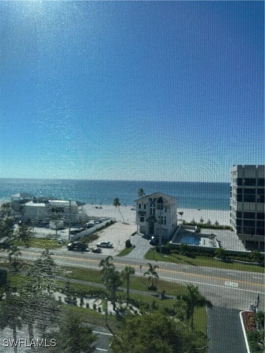 26171 Hickory Blvd in Bonita Springs, FL - Foto de edificio