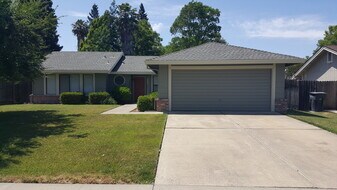 7644 Ambrose Way in Sacramento, CA - Building Photo