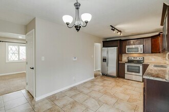 4802 Amesborough Rd in Dayton, OH - Building Photo - Building Photo