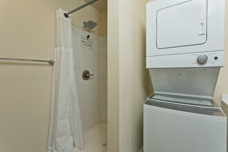 94-1411-1411 Kulewa Loop in Waipahu, HI - Building Photo - Building Photo