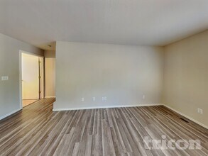 8700 Winding Creek Dr in Reno, NV - Building Photo - Building Photo