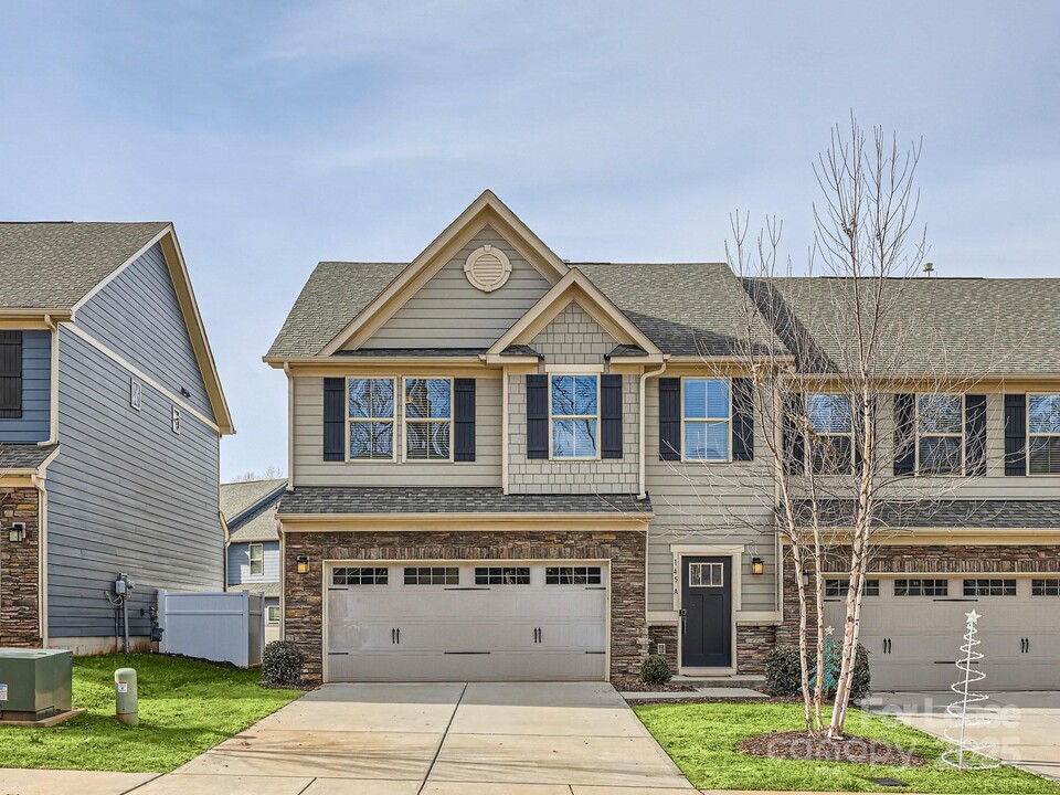 145 Beacon Dr in Mooresville, NC - Building Photo