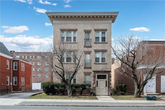 117 Sigourney St, Unit 1 in Hartford, CT - Foto de edificio - Building Photo