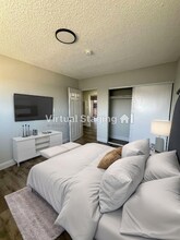 1060 W 117th St in Los Angeles, CA - Building Photo - Building Photo