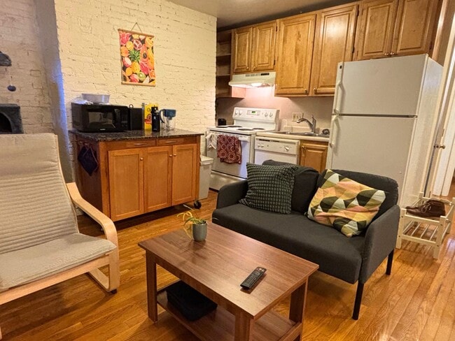 74 Tyler St, Unit B
