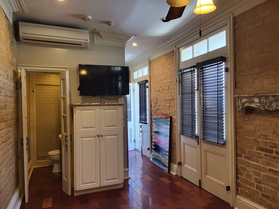624 N Rampart St, Unit 624 D in New Orleans, LA - Building Photo