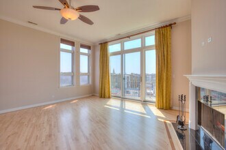 3012 W Fullerton Ave in Chicago, IL - Building Photo - Building Photo