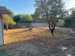 10672 Linden Ave in Bloomington, CA - Building Photo - Building Photo