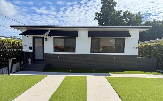 1241 SW 30th Pl