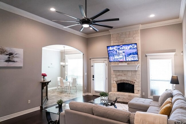 7352 Kingsport Ln in Tyler, TX - Building Photo - Building Photo