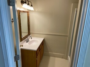 2440 W Lexington St, Unit 1 in Chicago, IL - Building Photo - Building Photo