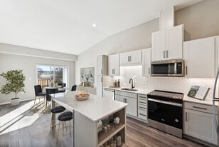 SoRoc on Maine in Rochester, MN - Building Photo