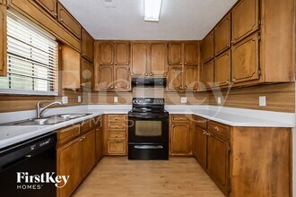 185 Southmoor Cir in Stockbridge, GA - Building Photo - Building Photo